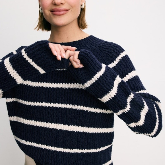 Designer VINCE Women's Sweater ($395 retail) size XS - Picture 1 of 7